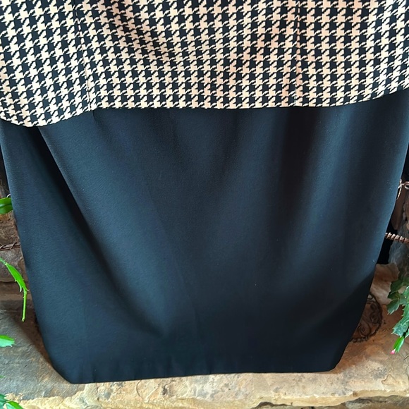 Classic Black and Cream Houndstooth Dress; Size 12; Sleeveless; Lined; Perfect! - Picture 7 of 10